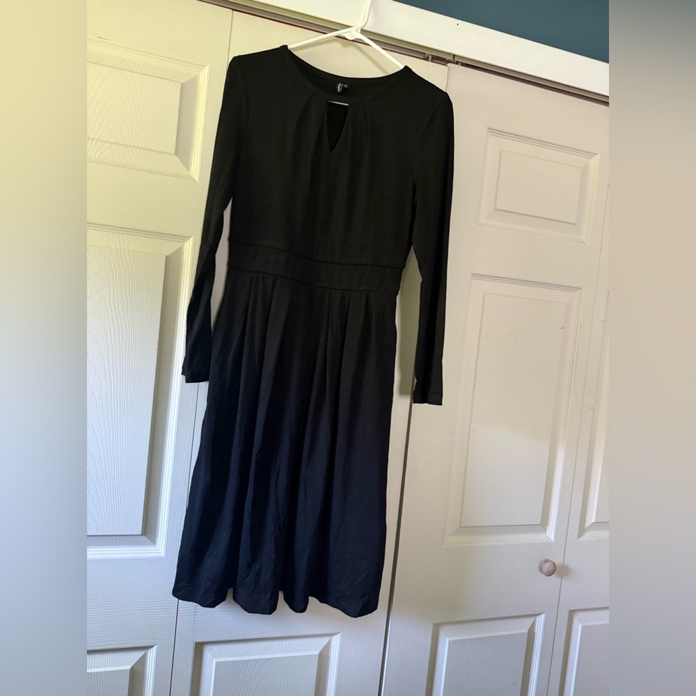 Classic Black Long-Sleeve Midi Dress